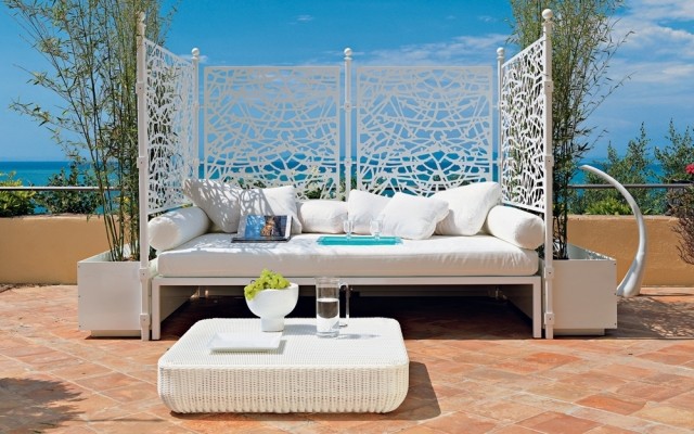 Systém mreží vyrobený z bielych železných platní s práškovým nástrekom Deliaca stena-mreža-CAPRICE-Unopiu-biela-grafit-sivá-práškovo lakovaná