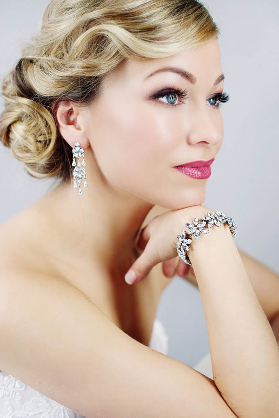 Účesy Charleston Look Svadobné účesy dlhé vlasy