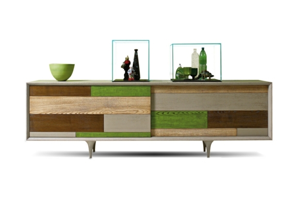 zelená-drevená skrinka-nápoje-minibar