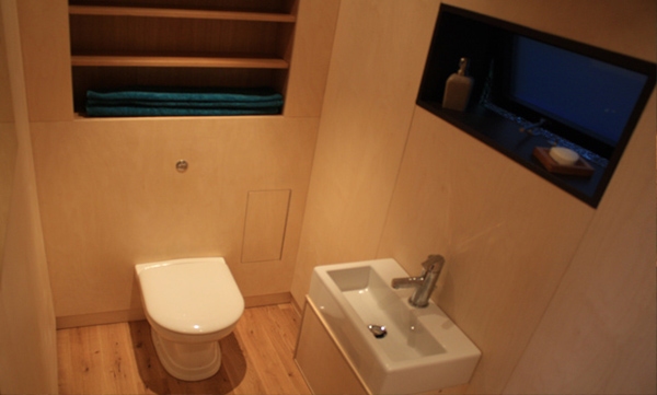 polička na stenu z bieleho keramického mydla