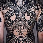 A fekete tetoválás # 724 a minta méltó változata, amely sikeresen használható fekete anime tetoválásként történő feldolgozásra és alkalmazásra