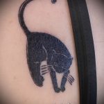 A fekete tetoválás # 616 a minta hűvös változata, amely sikeresen használható a feldolgozásra és fekete tetoválásként alkalmazható átfedésre