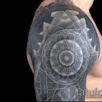 A fekete tetoválás # 224 a minta klassz változata, amely könnyen használható átalakításra és fekete tetoválásként történő felhelyezésre az egész karra