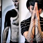 A fekete tetoválás # 971 a minta hűvös változata, amely sikeresen használható feldolgozásra és alkalmazásra fekete tetoválási díszként