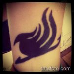 A fekete tetoválás # 927 a minta hűvös változata, amely sikeresen használható átalakítására és fekete tetoválásként történő alkalmazására a csuklón