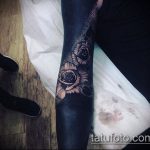 A fekete tetoválás # 354 a minta méltó változata, amely jól használható felülvizsgálatra és alkalmazásra, mint fekete tetoválás a lábán