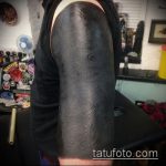 A fekete tetoválás # 673 a minta hűvös változata, amely jól használható átalakításra és fekete tetoválásra a karon