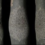 A fekete tetoválás # 580 a design méltó változata, amely könnyen használható felülvizsgálatra és alkalmazásra fekete tetoválásként a nyakon