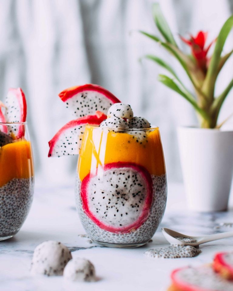 Smoothie s vegánskymi chia semienkami s mandľovým mliekom
