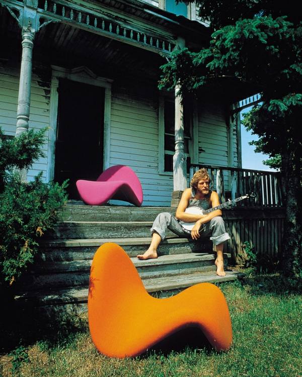 kreslo artifort s moderným nábytkom. moderný nábytok-dizajn-salónik-kreslo-artifort.