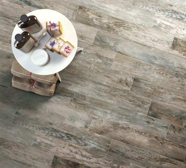 Porcelánová dlažba v modernom štýle s dreveným vzhľadom Taliansky-vzhľad-dreva-ročník-keramika-dlažba-položenie-podlahy-biely-bočný stolík