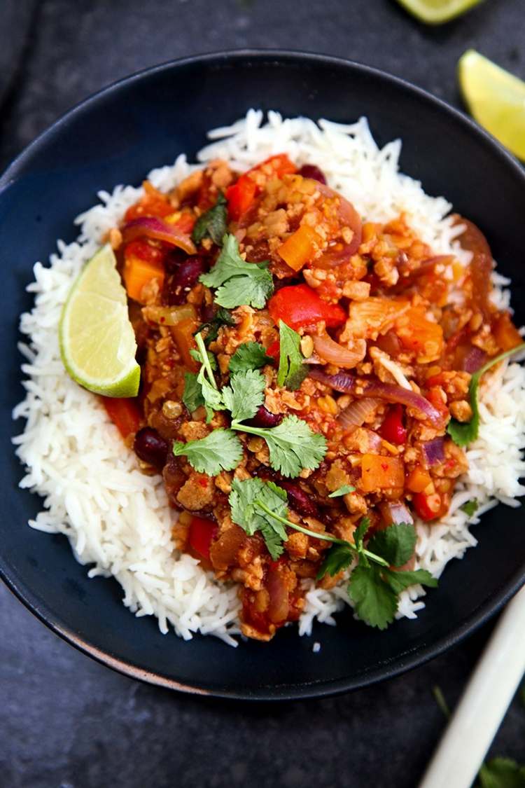 chili con carne vegetariánsko-vegánsko-ryžovo-nápadovo-limetkové-paradajky