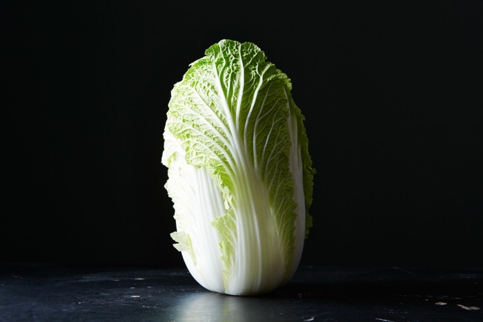 Výsadba čínskej kapusty - Ako sa správne starať o obľúbenú hlavičku šalátu čínska kapusta rastlina záhradný šalát napa