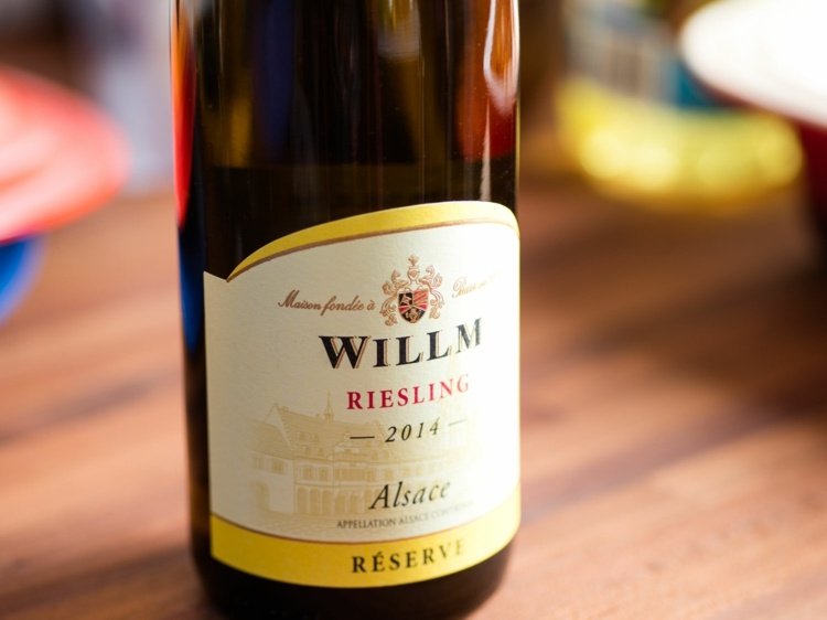 biele víno suché aromatické alsaské choucroute