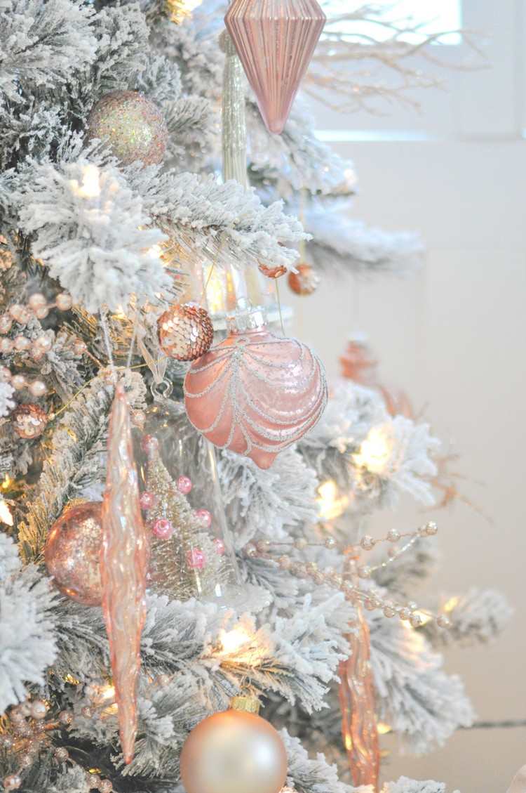 Nápady na dekoráciu vianočného stromčeka Dekorácie stromčeka z ružového zlata