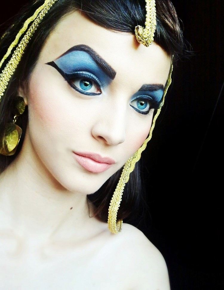 egyptský make-up Kleopatra výrazný očný make-up