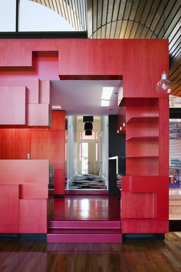 červená dizajnová rekonštrukcia domu červená dizajnová rekonštrukcia domu