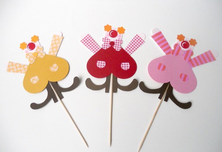 Dekorácia na stôl Masopustné karnevalové palice Klaun