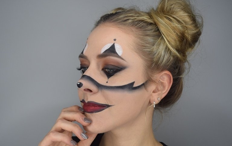 moderný klaun si jednoducho navliekol halloweensky makeup s návodom