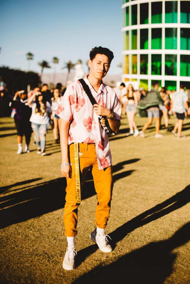 Coachella 2019 pánske oblečenie košeľa kvety nohavice tenisky značkové oblečenie