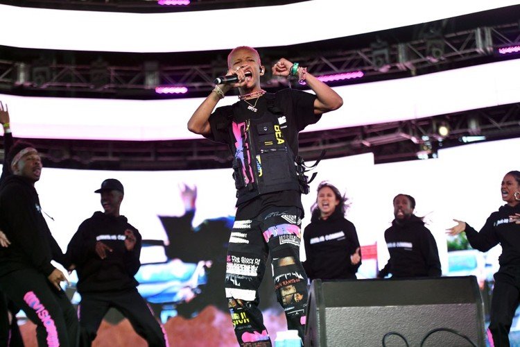 coachella 2019 speváci najlepšie outfity pánske potlače široké nohavice jaden smith