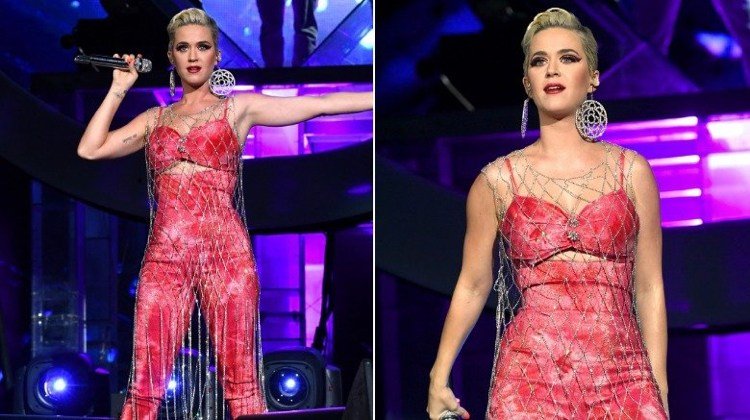 Coachella 2019 speváčka červená jednodielna s katy perrys