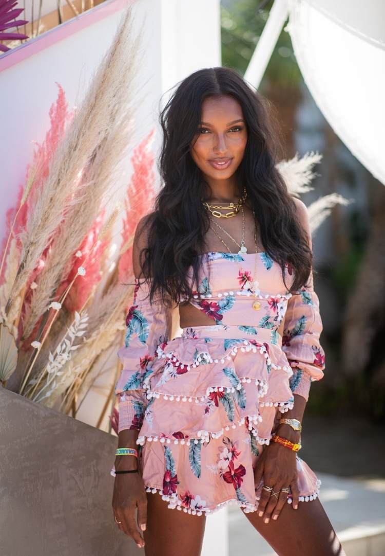 Coachella 2019 ružové hippie mini šaty výšivky