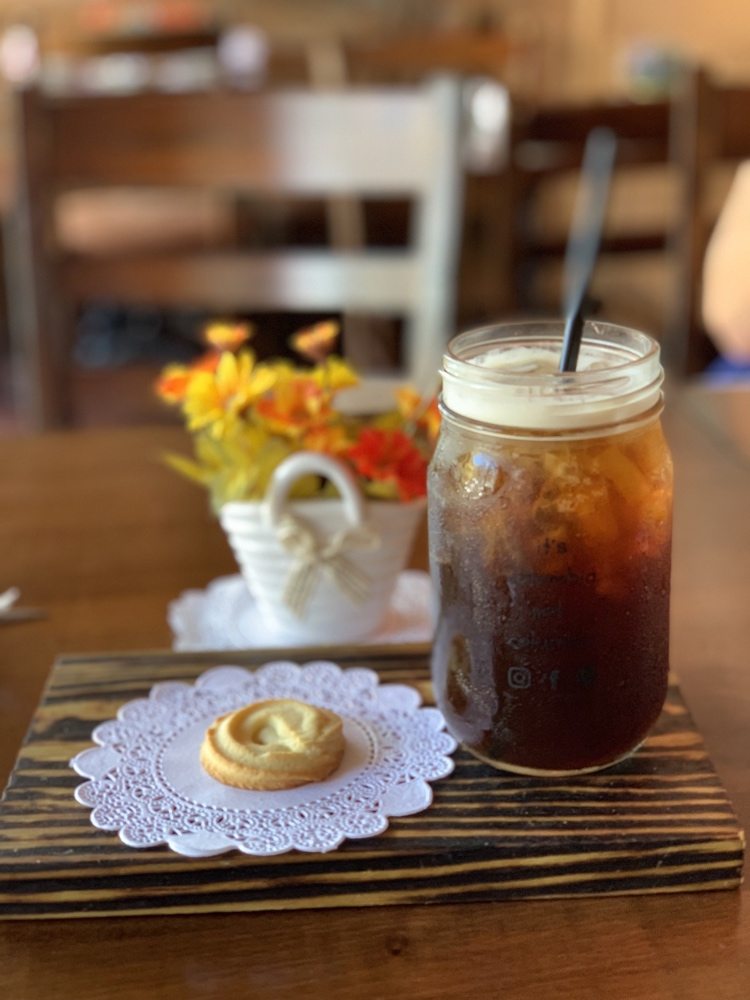 Pripravte si kávu uvarenú za studena vo francúzskom džbáne