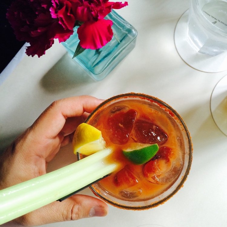 Pripravte si recept na studenú kávu s alkoholom na letné koktaily