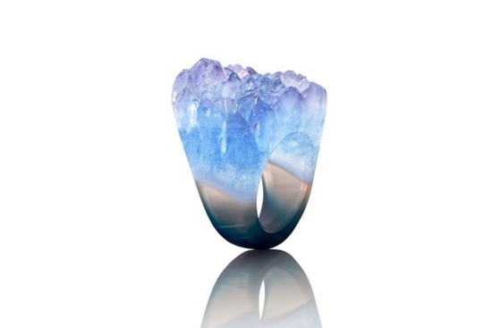 modrofialové kryštálové prstene podpisujú joya