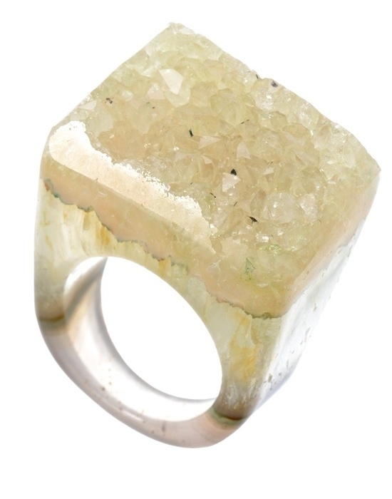 Kryštálové prstene krémovej farby od Joya