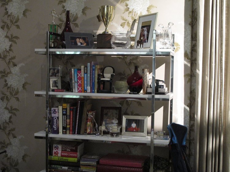 Nápady na izbu pre dospievajúce dievčatá Spencer Stojacie police Tapeta kvety