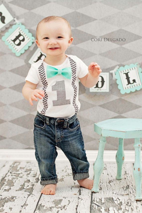 outfit chlapček prvé narodeniny rifle romper mäta zelený motýlik outfit-baby-boy-first-birthday-jeans-romper-mint-green-motýlik