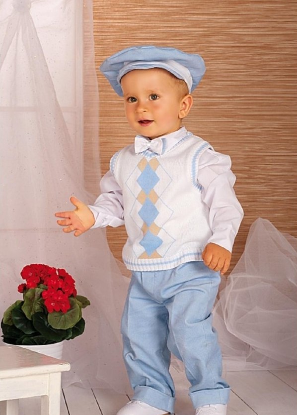 outfit baby boy slávnostný košeľový sveter bez rukávov nohavice tenisky klobúk outfit-baby-boy-slávnostné tričko-sveter-bez rukávov-nohavice-tenisky-klobúk