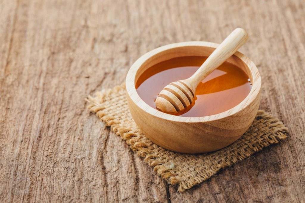 Hacky na život pre kuchyňu Roztopte medový vodný kúpeľ