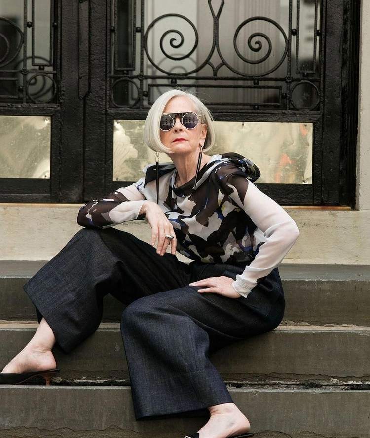 Móda pre ženy nad 50 rokov Látkové nohavice kombinujú nápady jarného oblečenia