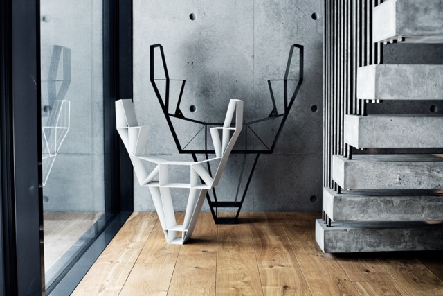 dizajnová polica voľne stojaca kovová čierna biela voľne stojaca dizajnová knižnica jeleň kovová čierna biela