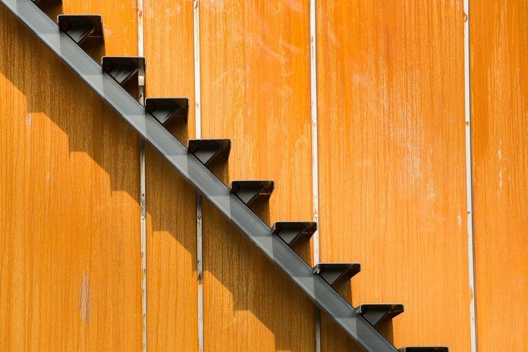 fasáda z cortenovej ocele vonkajšie schodisko oceľ