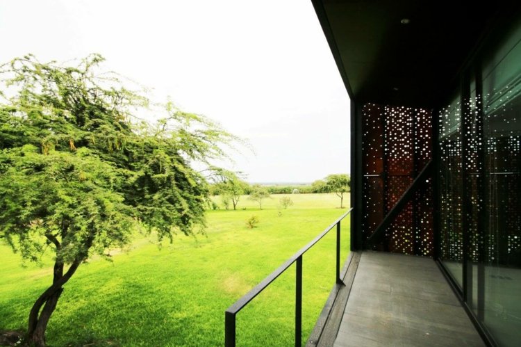 corten-oceľ-plech-kov-súčasná-architektúra-dizajn-peru-dom