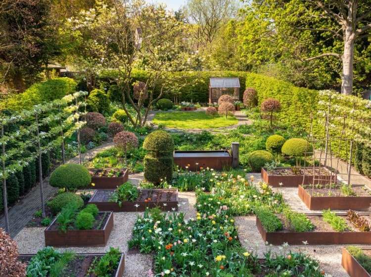 Vyvýšené záhony z Cortenovej ocele v rôznych výškach pre záhony okrasných rastlín a zeleniny