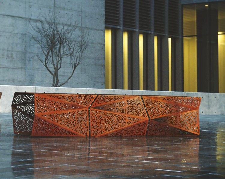 Lavica Zadig s perforovanými doskami z cortenového plechu corten-steel-bench-lab23-ZADIG-BENCH