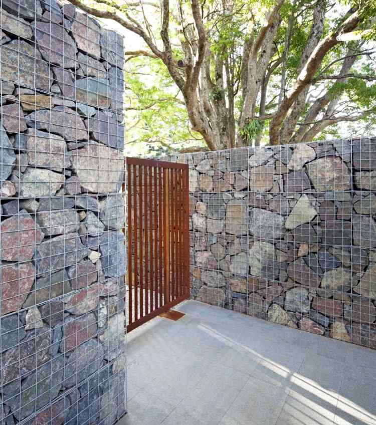 Cortenová oceľová záhradná brána a gabionový plot corten oceľová záhradná brána-mreža-brána-gabionový plot