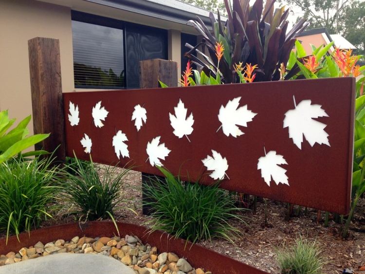 ozdobný panel z cortenovej ocele so vzorom listov corten-steel-garden-nápady-deco-panel-listový motív