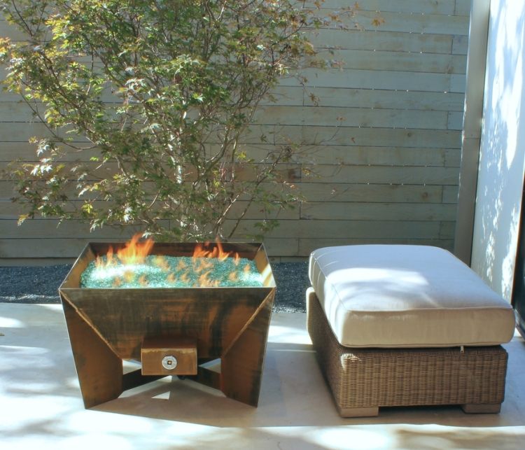 Bioetanolový krb vyrobený z konštrukčnej ocele odolnej voči poveternostným vplyvom corten-oceľ-krb-záhrada-bio-etanol