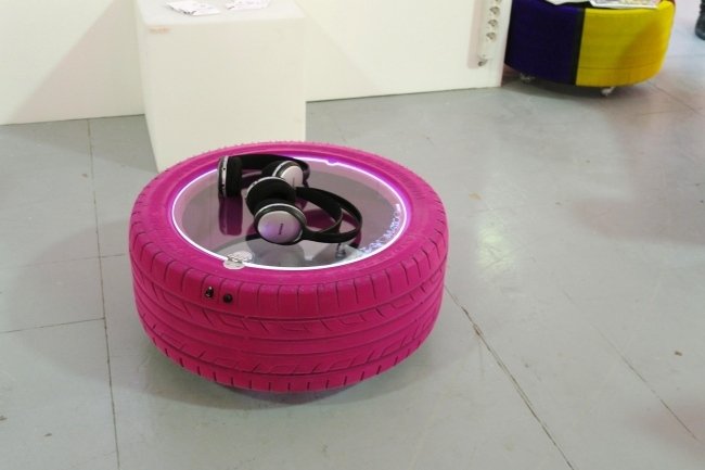 tavomatico odkladací stolík auto plexisklo ružová farba