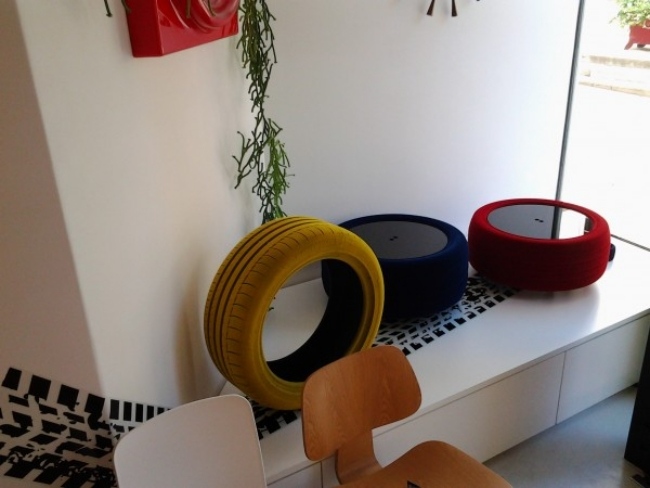 konferenčné stolíky pneumatiky tavometico taliansko plexisklo viacfarebné