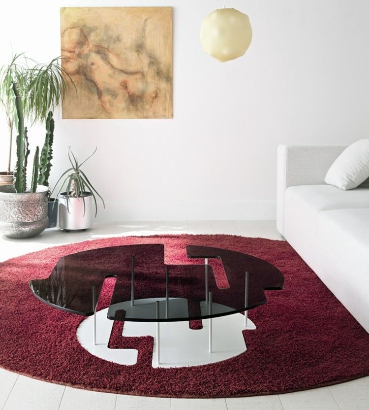 Sklenený konferenčný stolík moderných kúskov nábytku v tvare bludiska