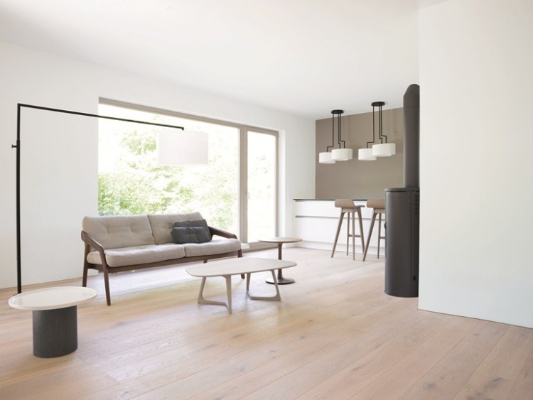 Konferenčný stolík do modernej obývačky - Twist Stone od zeitgeist konferenčný stolík-obývačka-nízky-oválny-svetlé-drevo-TWIST-KAMEŇ-ZEITRAUM