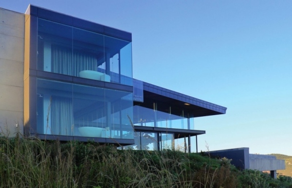 moderný dom na vitráži Rock Saota moderný dom na skale saota-sklenené okná
