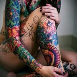 ЦВЕТНИ ТАТУИ # 701 - готина версия на модела, която може успешно да се използва за обработка и нанасяне като цветни татуировки по тялото